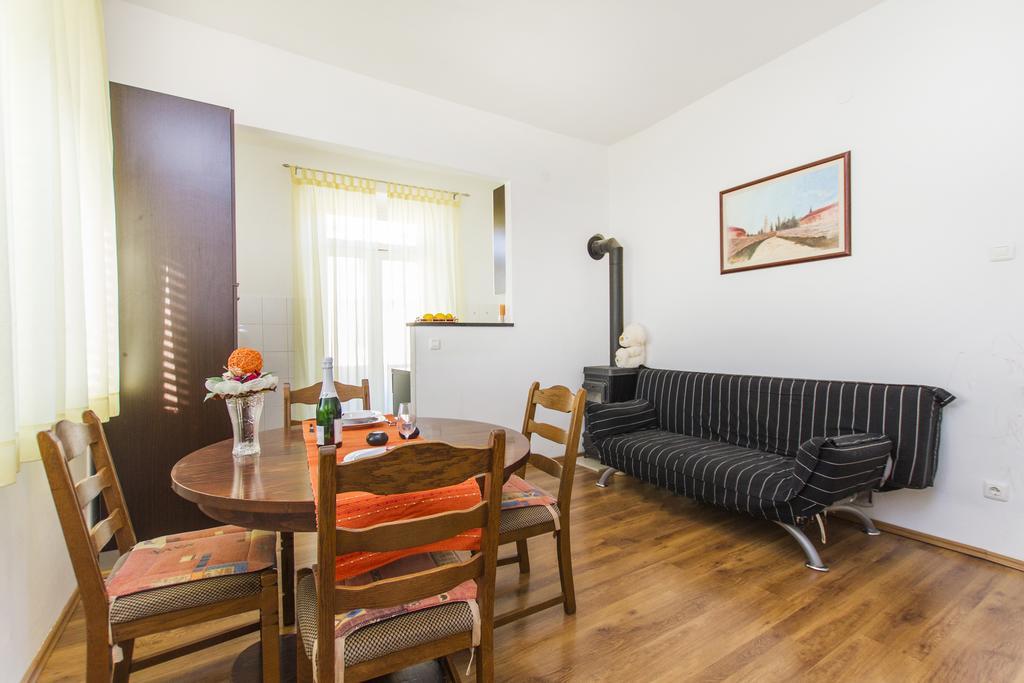 Apartment Amber Koromačno Cameră foto