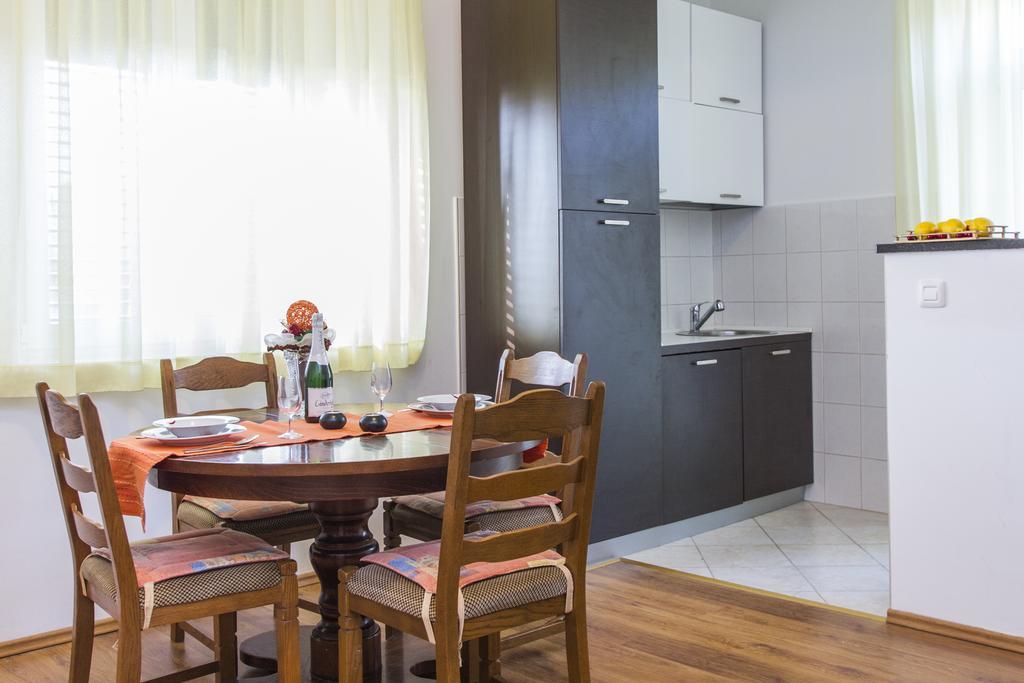 Apartment Amber Koromačno Cameră foto